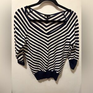 Escada navy / cream wool striped sweater EU 40 US 8-10 lightweight